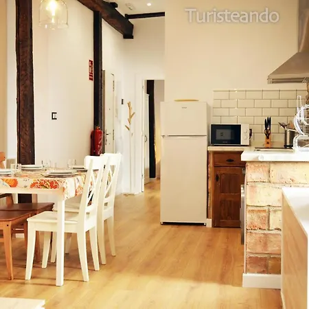 Llerandi 2b - Totalmente Reformado Y Con Balcón Al Corazón De San Vicente De La Barquera