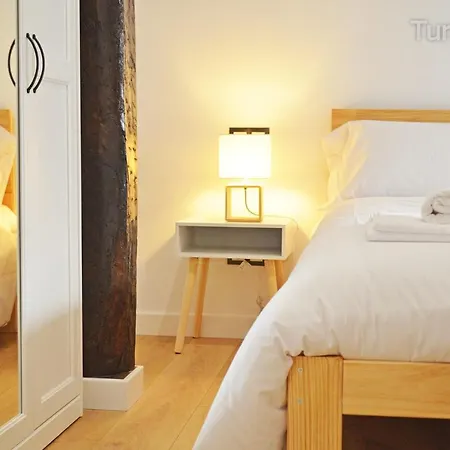 Llerandi 2b - Totalmente Reformado Y Con Balcón Al Corazón De Apartamento *