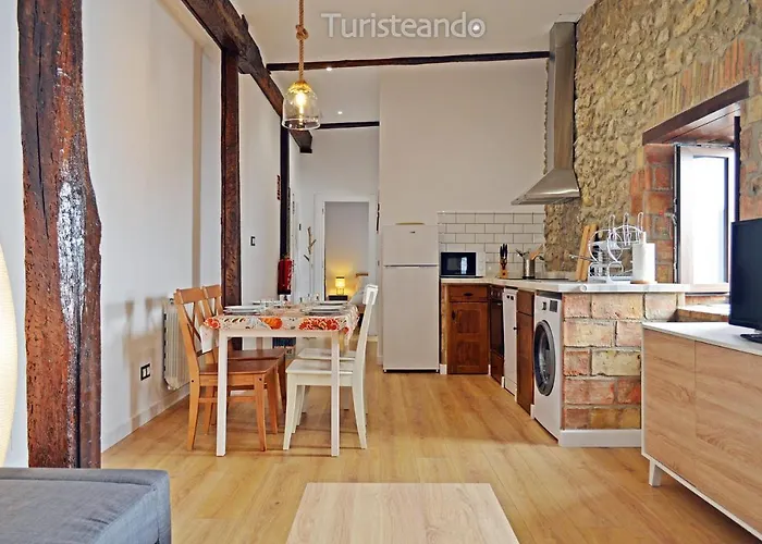 Llerandi 2b - Totalmente Reformado Y Con Balcon Al Corazon De San Vicente De La Barquera